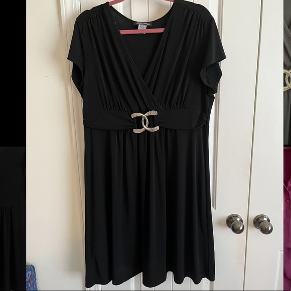 COPY - Flowy Black Dress - Picture 1 of 3
